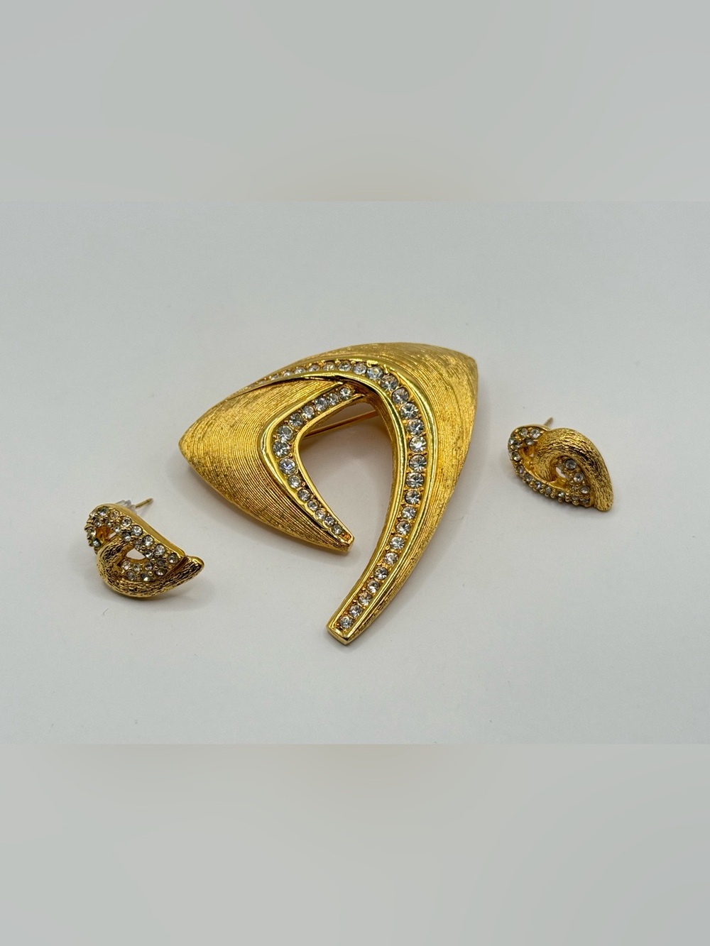 Set Signed Vintage Christian Dior Gold-Plated Rhinestone Brooch & Earrings